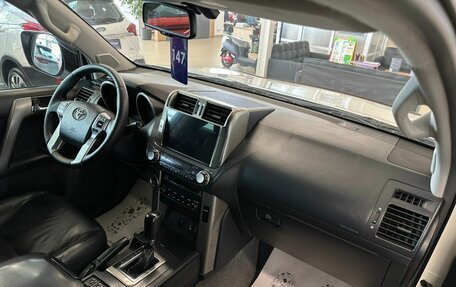 Toyota Land Cruiser Prado 150 рестайлинг 2, 2009 год, 3 199 900 рублей, 13 фотография