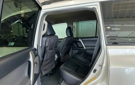 Toyota Land Cruiser Prado 150 рестайлинг 2, 2009 год, 3 199 900 рублей, 18 фотография