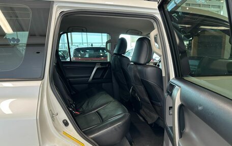 Toyota Land Cruiser Prado 150 рестайлинг 2, 2009 год, 3 199 900 рублей, 17 фотография