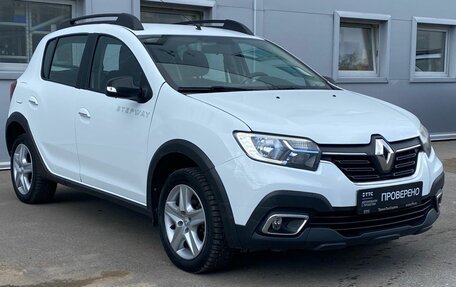 Renault Sandero II рестайлинг, 2018 год, 1 014 000 рублей, 3 фотография