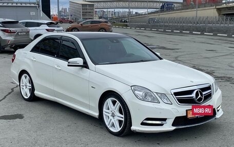 Mercedes-Benz E-Класс, 2012 год, 900 000 рублей, 4 фотография