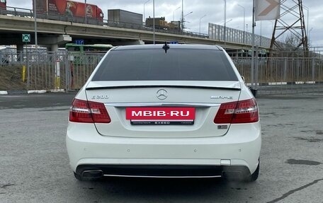 Mercedes-Benz E-Класс, 2012 год, 900 000 рублей, 7 фотография