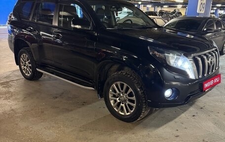 Toyota Land Cruiser Prado 150 рестайлинг 2, 2017 год, 4 050 000 рублей, 2 фотография