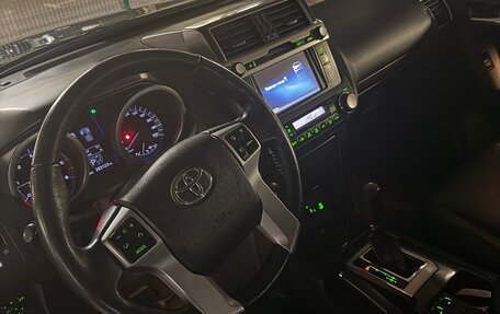 Toyota Land Cruiser Prado 150 рестайлинг 2, 2017 год, 4 050 000 рублей, 8 фотография