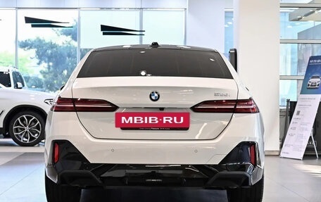 BMW 5 серия, 2026 год, 4 фотография