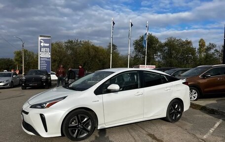 Toyota Prius IV XW50, 2021 год, 2 550 000 рублей, 3 фотография