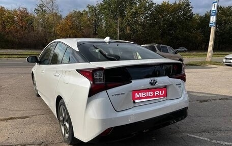 Toyota Prius IV XW50, 2021 год, 2 550 000 рублей, 6 фотография
