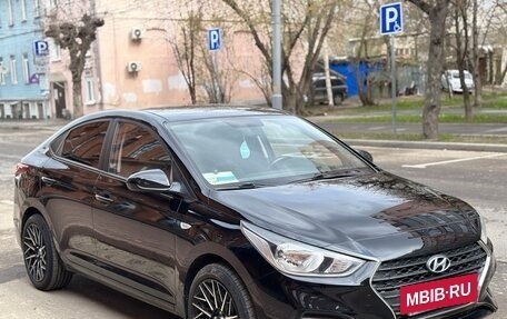 Hyundai Solaris II рестайлинг, 2017 год, 1 280 000 рублей, 2 фотография