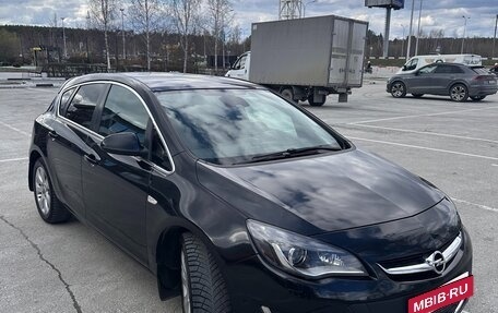 Opel Astra J, 2014 год, 960 000 рублей, 2 фотография
