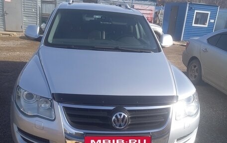 Volkswagen Touareg III, 2009 год, 1 350 000 рублей, 2 фотография