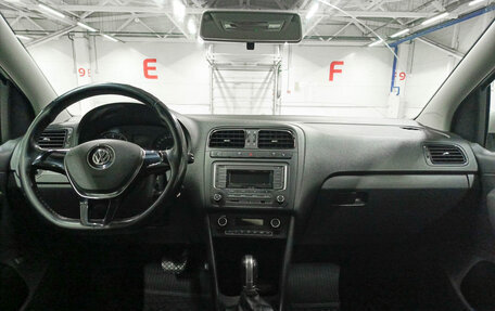 Volkswagen Polo VI (EU Market), 2017 год, 1 100 000 рублей, 17 фотография