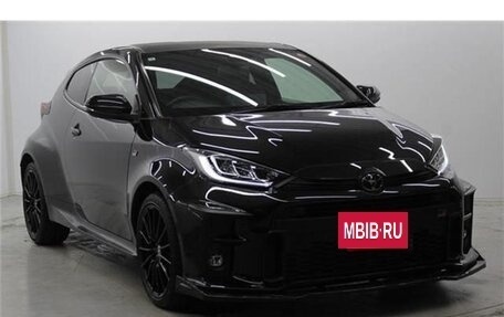 Toyota Yaris, 2021 год, 1 390 000 рублей, 6 фотография