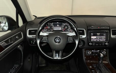 Volkswagen Touareg III, 2015 год, 2 999 000 рублей, 16 фотография
