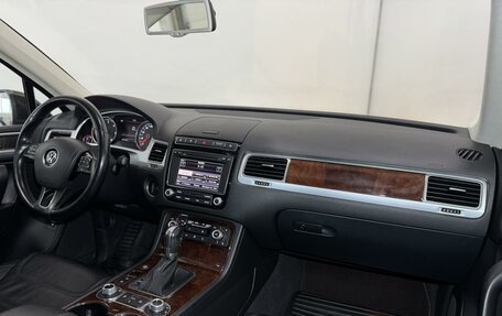 Volkswagen Touareg III, 2015 год, 2 999 000 рублей, 18 фотография