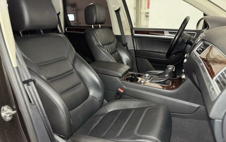 Volkswagen Touareg III, 2015 год, 2 999 000 рублей, 23 фотография