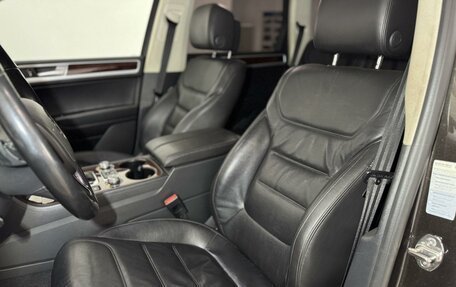 Volkswagen Touareg III, 2015 год, 2 999 000 рублей, 26 фотография