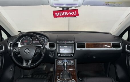 Volkswagen Touareg III, 2015 год, 2 999 000 рублей, 21 фотография