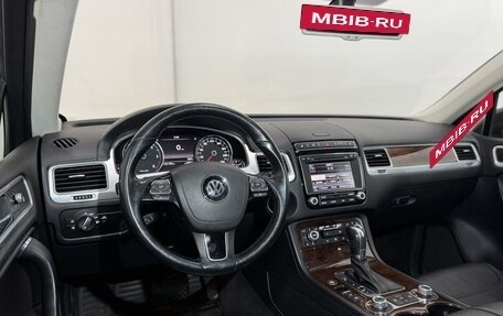 Volkswagen Touareg III, 2015 год, 2 999 000 рублей, 13 фотография
