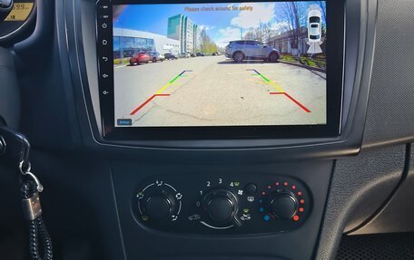 Renault Logan II, 2019 год, 630 000 рублей, 7 фотография