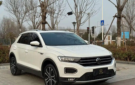 Volkswagen T-Roc I, 2023 год, 1 750 000 рублей, 3 фотография