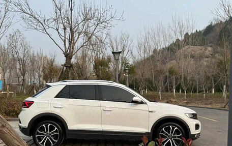 Volkswagen T-Roc I, 2023 год, 1 750 000 рублей, 7 фотография