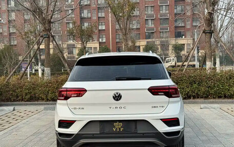 Volkswagen T-Roc I, 2023 год, 1 750 000 рублей, 6 фотография