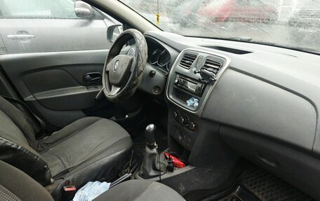 Renault Logan II, 2018 год, 629 000 рублей, 4 фотография