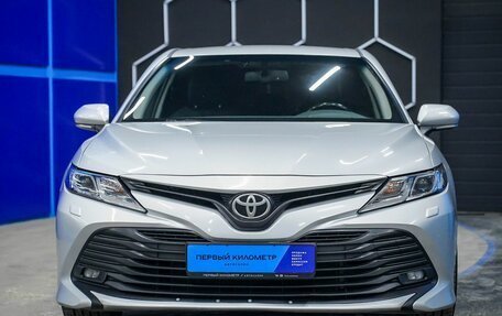 Toyota Camry, 2019 год, 2 350 000 рублей, 4 фотография