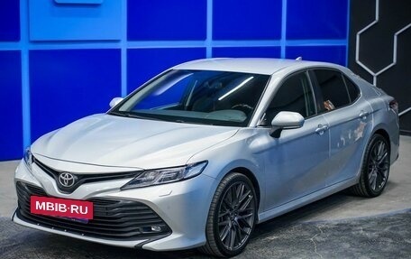 Toyota Camry, 2019 год, 2 350 000 рублей, 2 фотография