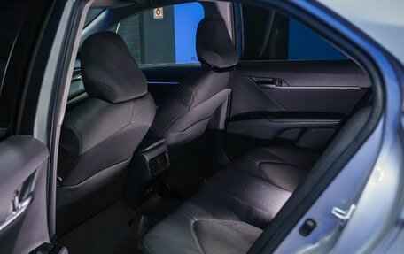 Toyota Camry, 2019 год, 2 350 000 рублей, 13 фотография