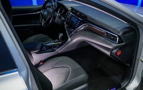 Toyota Camry, 2019 год, 2 350 000 рублей, 12 фотография