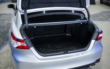 Toyota Camry, 2019 год, 2 350 000 рублей, 8 фотография