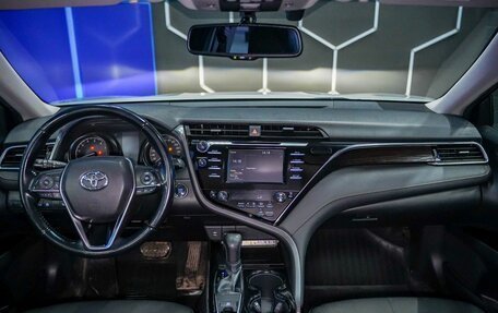 Toyota Camry, 2019 год, 2 350 000 рублей, 11 фотография