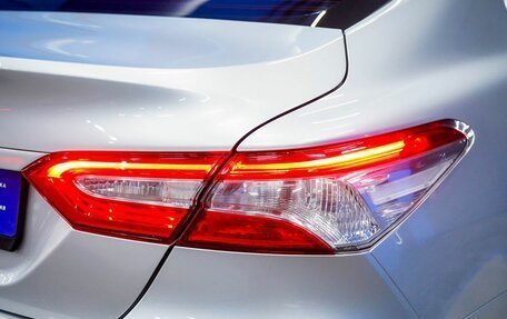 Toyota Camry, 2019 год, 2 350 000 рублей, 19 фотография