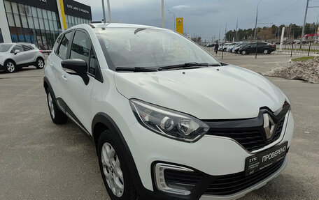 Renault Kaptur I рестайлинг, 2017 год, 1 420 000 рублей, 3 фотография