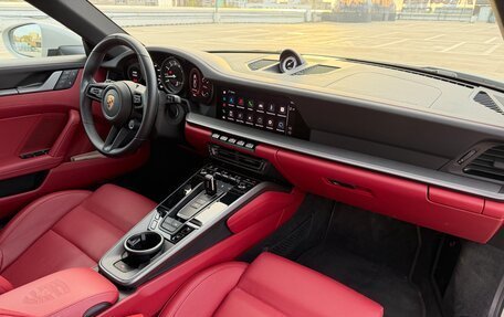 Porsche 911, 2021 год, 15 000 000 рублей, 26 фотография