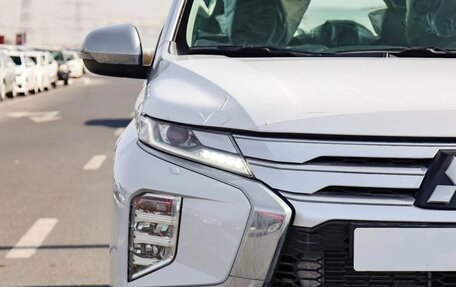 Mitsubishi Pajero Sport III рестайлинг, 2023 год, 3 820 000 рублей, 10 фотография