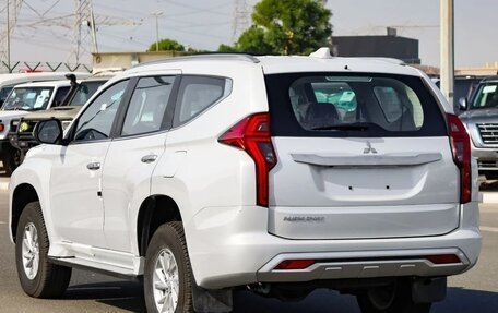 Mitsubishi Pajero Sport III рестайлинг, 2023 год, 3 820 000 рублей, 3 фотография