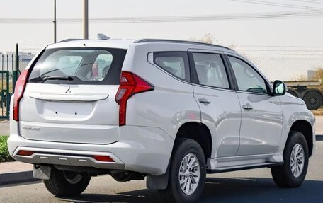 Mitsubishi Pajero Sport III рестайлинг, 2023 год, 3 820 000 рублей, 5 фотография