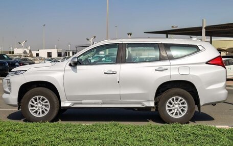 Mitsubishi Pajero Sport III рестайлинг, 2023 год, 3 820 000 рублей, 6 фотография