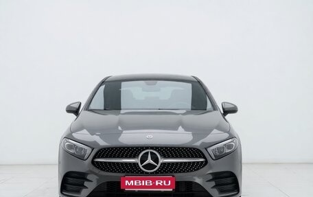 Mercedes-Benz A-Класс, 2022 год, 1 950 000 рублей, 2 фотография