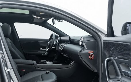 Mercedes-Benz A-Класс, 2022 год, 1 950 000 рублей, 5 фотография