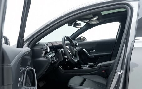 Mercedes-Benz A-Класс, 2022 год, 1 950 000 рублей, 4 фотография