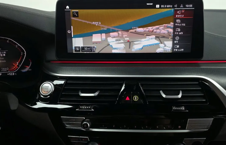 BMW 5 серия G30, 2022 год, 5 080 000 рублей, 13 фотография