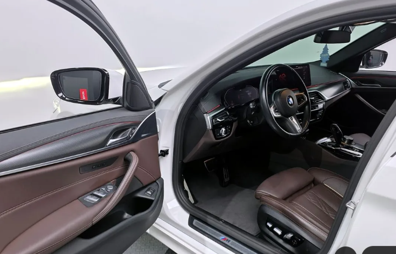 BMW 5 серия G30, 2022 год, 5 080 000 рублей, 9 фотография