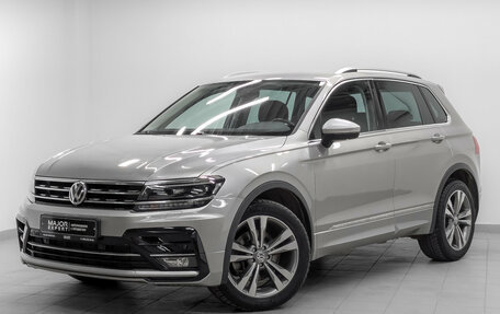 Volkswagen Tiguan II, 2018 год, 2 450 000 рублей, 1 фотография