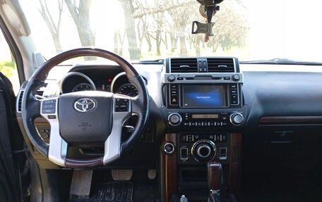 Toyota Land Cruiser Prado 150 рестайлинг 2, 2014 год, 3 900 000 рублей, 8 фотография
