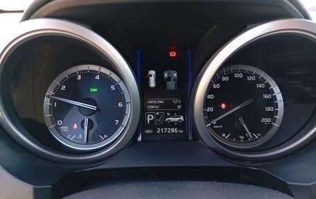 Toyota Land Cruiser Prado 150 рестайлинг 2, 2014 год, 3 900 000 рублей, 9 фотография