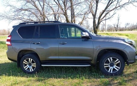 Toyota Land Cruiser Prado 150 рестайлинг 2, 2014 год, 3 900 000 рублей, 7 фотография