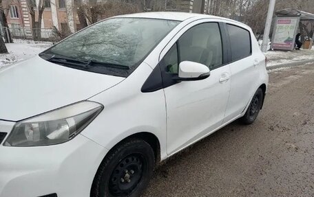 Toyota Vitz, 2012 год, 700 000 рублей, 4 фотография